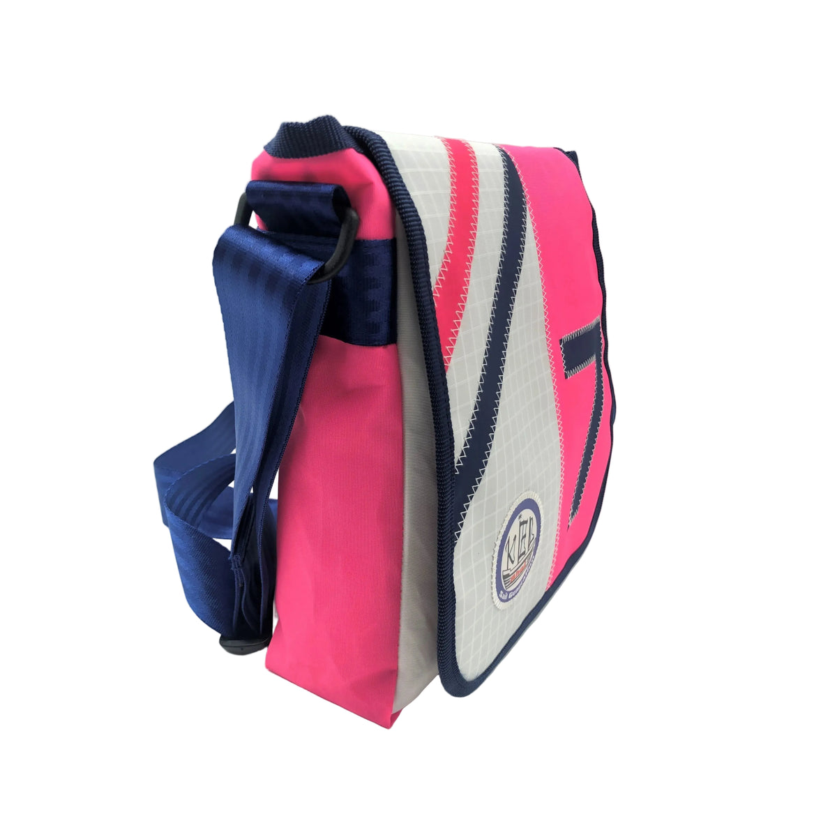 Messenger Bag M aus recyceltem Segeltuch.
