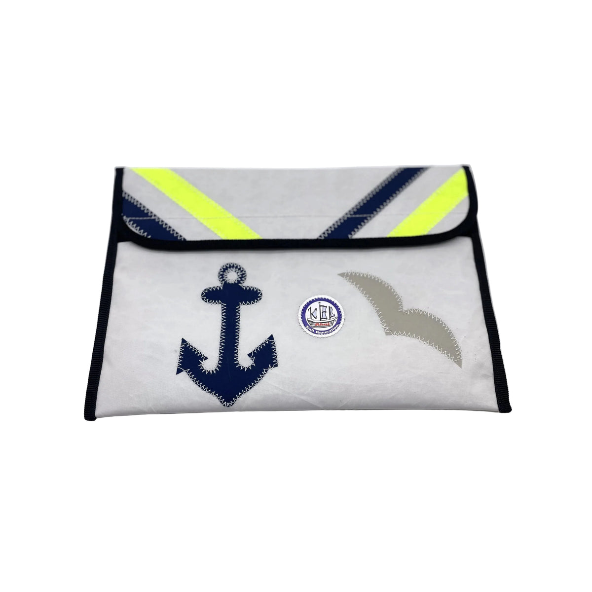 Tablet-Hülle L aus recyceltem Segeltuch in weiß mit Anker.