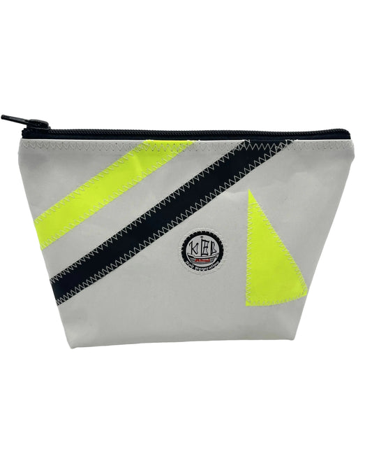 Kosmetiktasche in weiß aus Segeltuch mit Streifen in Schwarz und Neon.