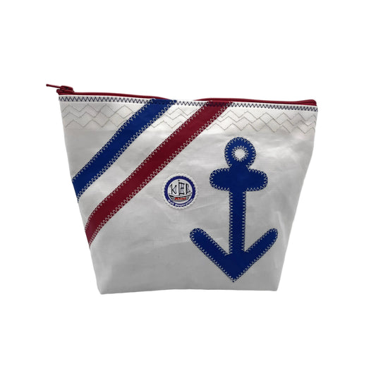 Kulturtasche M aus recyceltem Segeltuch.