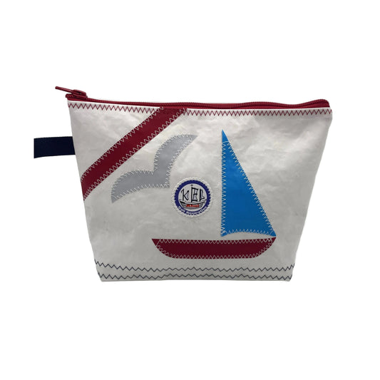 Kulturtasche S aus recyceltem Segeltuch.