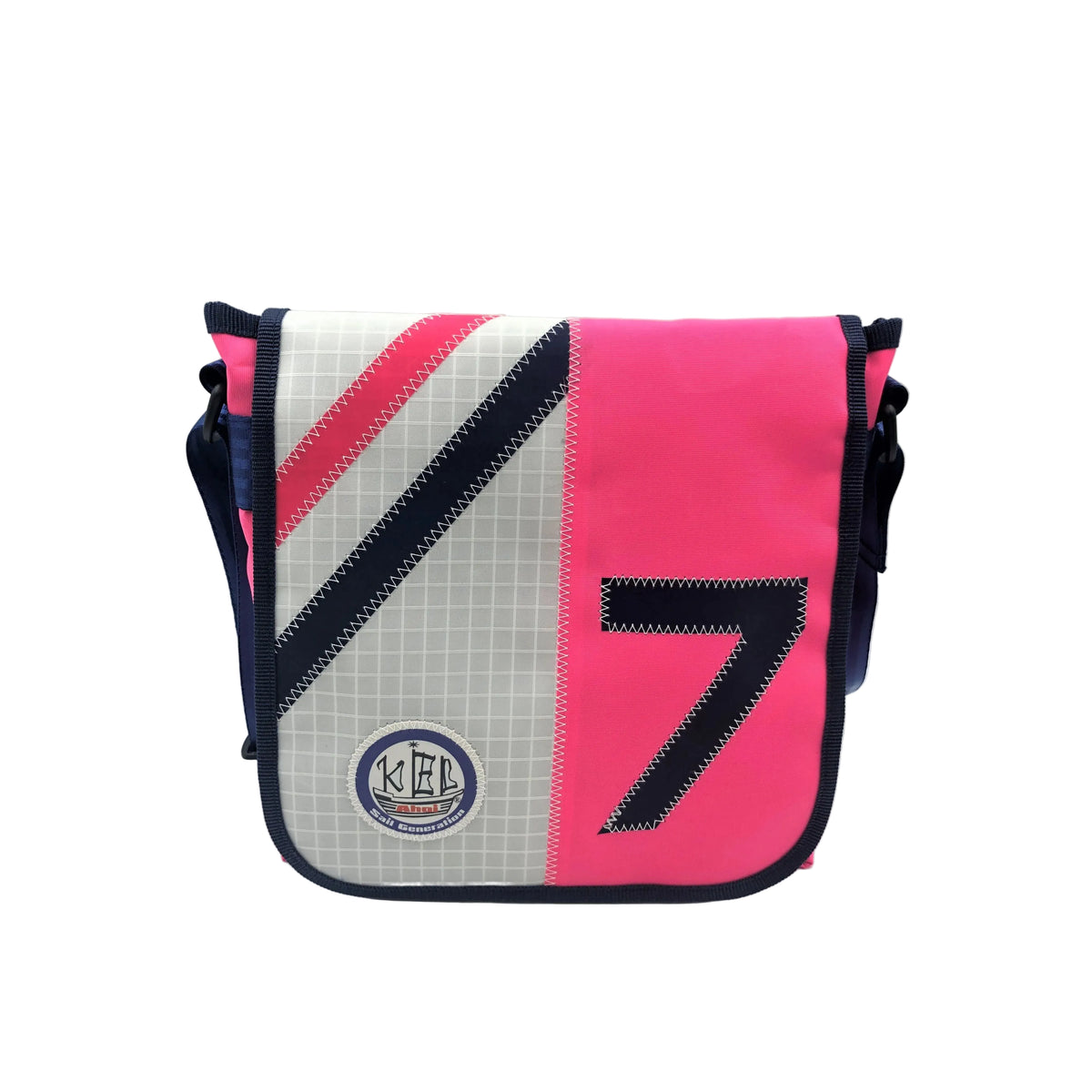 Messenger Bag M aus recyceltem Segeltuch.
