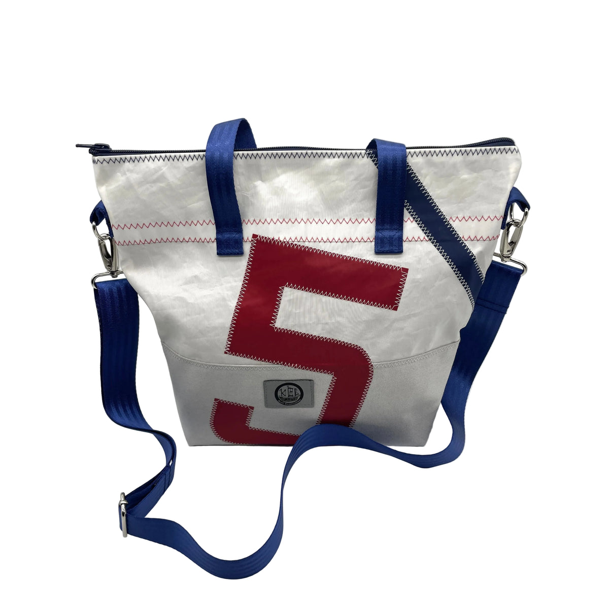 Umhängetasche L aus recyceltem Segeltuch.